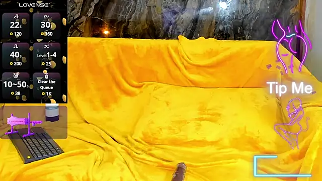 Snapshot of Hottwinkguys chatting on 02.10.25 Hottwinkguys online show from 02.10.25