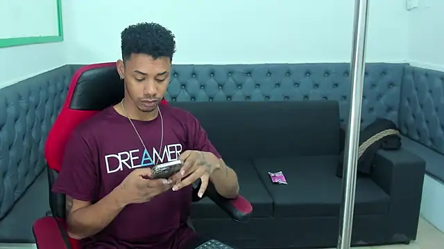 Snapshot of Hottwinkguys chatting on 03.19.25 Hottwinkguys online show from 03.19.25