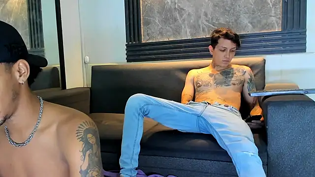 Snapshot of Hottwinkguys chatting on 10.06.25 Hottwinkguys online show from 10.06.25