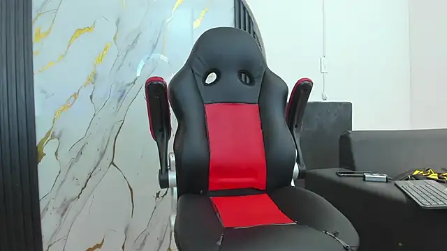 Snapshot of Hottwinkguys chatting on 10.15.25 Hottwinkguys online show from 10.15.25