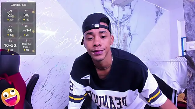 Snapshot of Hottwinkguys chatting on 11.15.25 Hottwinkguys online show from 11.15.25