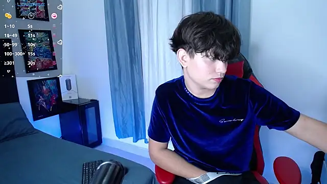 Snapshot of andyboy- chatting on 12.17.24 andyboy- online show from 12.17.24