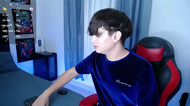 Snapshot of andyboy- chatting on 12.17.24 andyboy- online show from 12.17.24