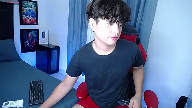 Snapshot of andyboy- chatting on 12.17.24 andyboy- online show from 12.17.24
