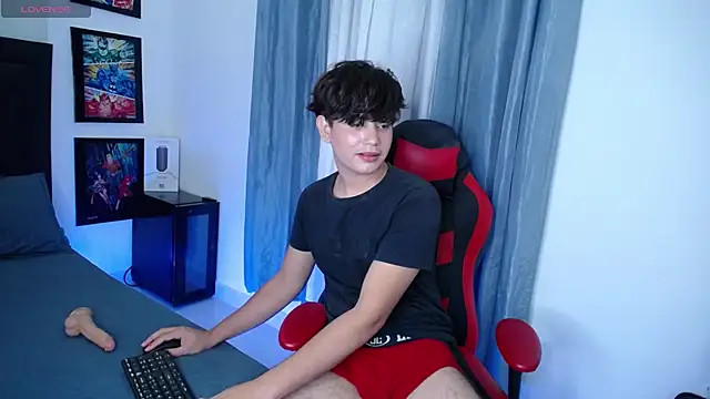Snapshot of andyboy- chatting on 12.18.24 andyboy- online show from 12.18.24
