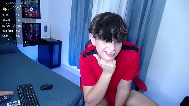 Snapshot of andyboy- chatting on 12.19.24 andyboy- online show from 12.19.24