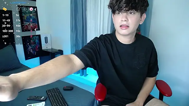 Snapshot of andyboy- chatting on 12.26.24 andyboy- online show from 12.26.24