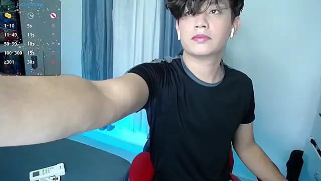 Snapshot of andyboy- chatting on 12.28.24 andyboy- online show from 12.28.24