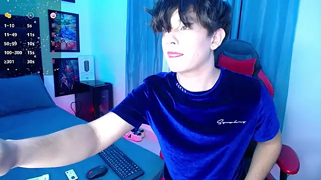Snapshot of andyboy- chatting on 01.19.25 andyboy- online show from 01.19.25