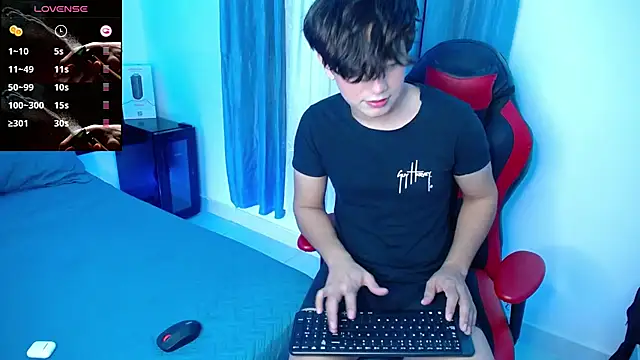 Snapshot of andyboy- chatting on 01.30.25 andyboy- online show from 01.30.25