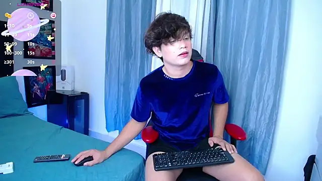 Snapshot of andyboy- chatting on 02.16.25 andyboy- online show from 02.16.25