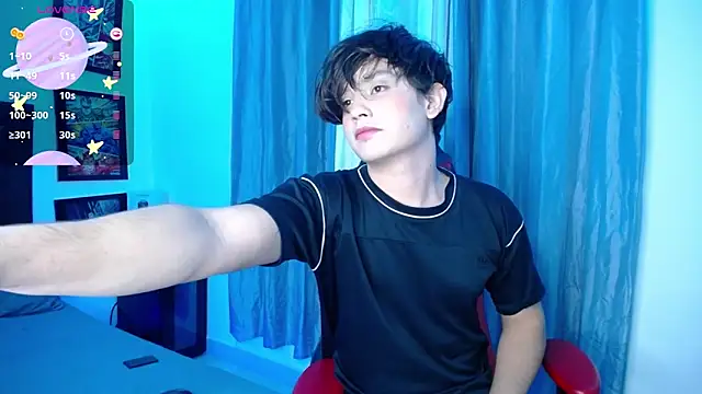 Snapshot of andyboy- chatting on 02.21.25 andyboy- online show from 02.21.25