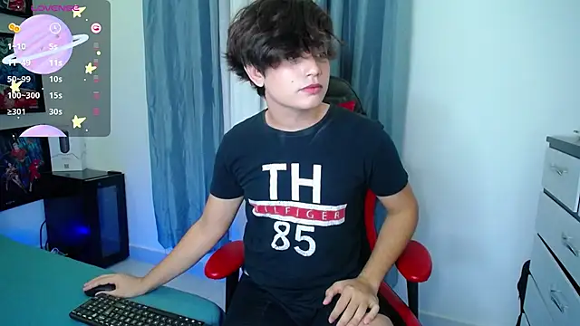 Snapshot of andyboy- chatting on 02.25.25 andyboy- online show from 02.25.25