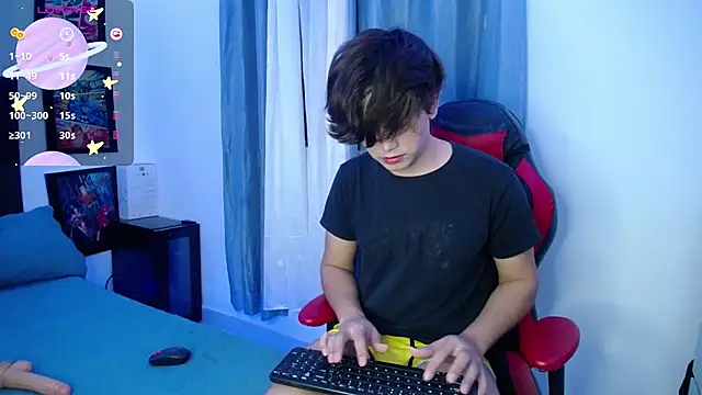 Snapshot of andyboy- chatting on 02.27.25 andyboy- online show from 02.27.25