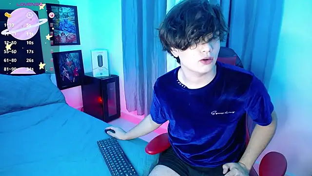 Snapshot of andyboy- chatting on 03.23.25 andyboy- online show from 03.23.25