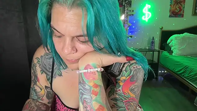 CherryBombBomb online show from 11.03.25