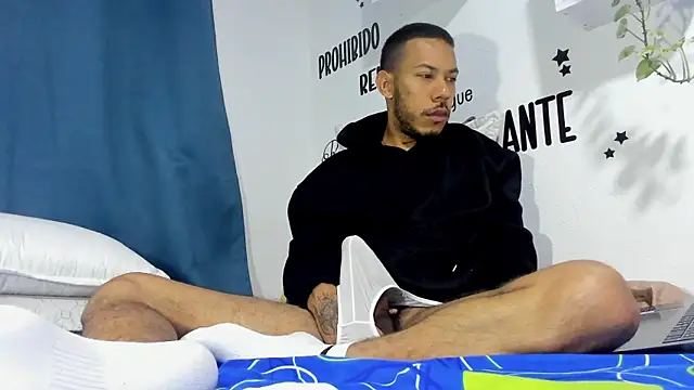 Snapshot of Aronxxs chatting on 10.20.25 Aronxxs online show from 10.20.25