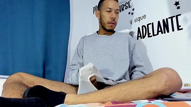 Snapshot of Aronxxs chatting on 11.16.25 Aronxxs online show from 11.16.25