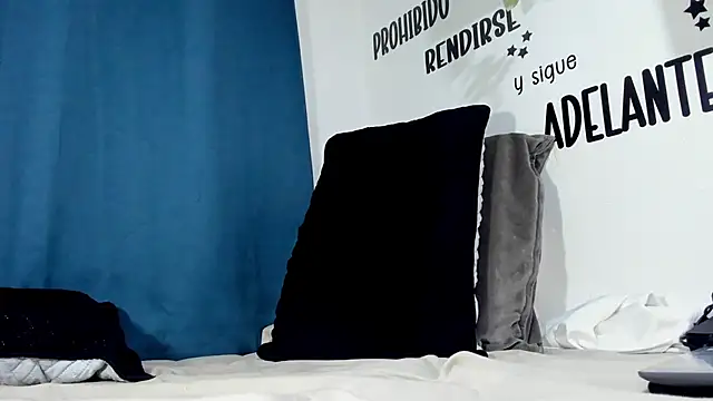 Snapshot of Aronxxs chatting on 11.24.25 Aronxxs online show from 11.24.25