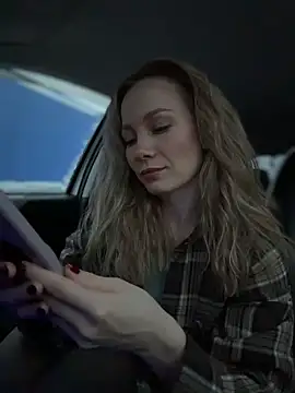 LavenderHot online show from 12.14.25