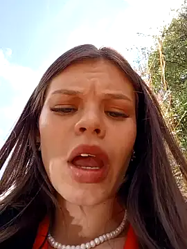 Snapshot of Violeta_12- chatting on 01.27.25 Violeta 12- online show from 01.27.25