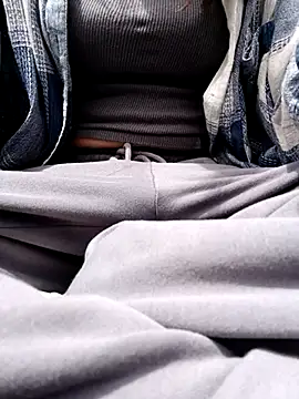 Snapshot of Violeta_12- chatting on 09.25.25 Violeta 12- online show from 09.25.25