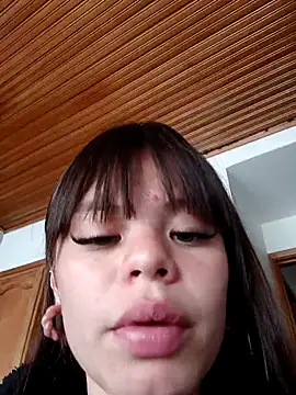 Snapshot of Violeta_12- chatting on 10.19.25 Violeta 12- online show from 10.19.25