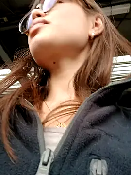 Snapshot of Violeta_12- chatting on 10.23.25 Violeta 12- online show from 10.23.25