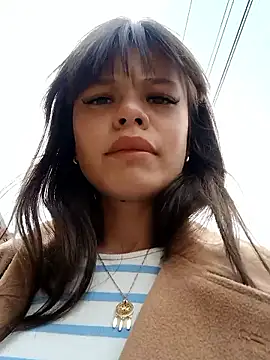 Snapshot of Violeta_12- chatting on 10.27.25 Violeta 12- online show from 10.27.25