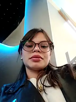 Snapshot of Violeta_12- chatting on 10.29.25 Violeta 12- online show from 10.29.25