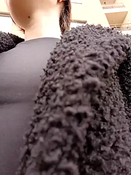 Snapshot of Violeta_12- chatting on 10.31.25 Violeta 12- online show from 10.31.25