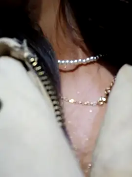 Snapshot of Violeta_12- chatting on 11.04.25 Violeta 12- online show from 11.04.25