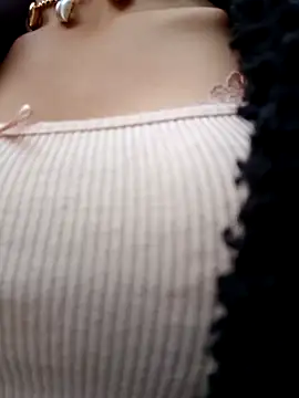 Snapshot of Violeta_12- chatting on 11.05.25 Violeta 12- online show from 11.05.25