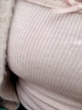 Snapshot of Violeta_12- chatting on 11.08.25 Violeta 12- online show from 11.08.25