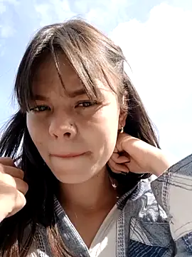 Snapshot of Violeta_12- chatting on 11.10.25 Violeta 12- online show from 11.10.25