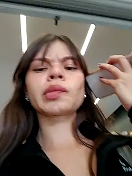 Snapshot of Violeta_12- chatting on 11.12.25 Violeta 12- online show from 11.12.25