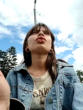 Snapshot of Violeta_12- chatting on 11.14.25 Violeta 12- online show from 11.14.25