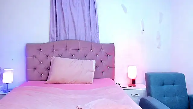 Latinabombsheell online show from 12.22.25