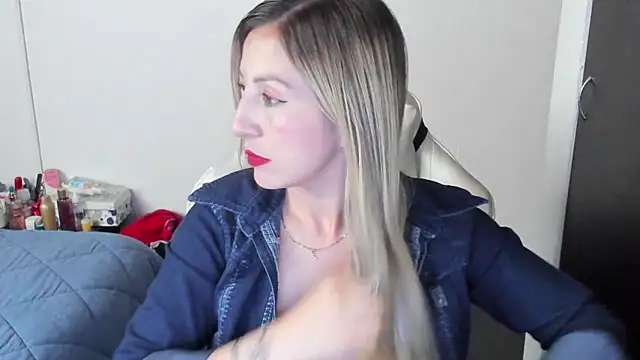 Snapshot of Andreina_Suann chatting on 01.22.25 Andreina Suann online show from 01.22.25