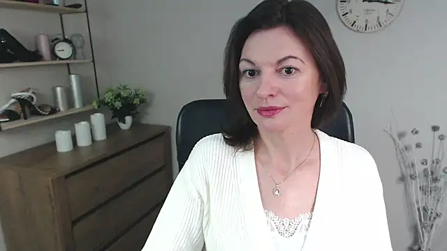 VivianWILD online show from 12.28.24