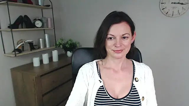 VivianWILD online show from 01.30.25