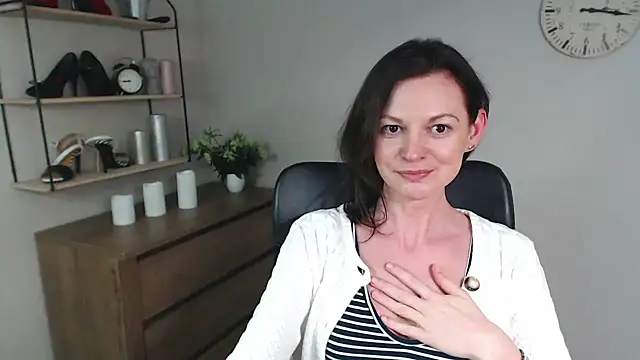 VivianWILD online show from 01.30.25