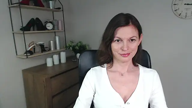 VivianWILD online show from 02.13.25