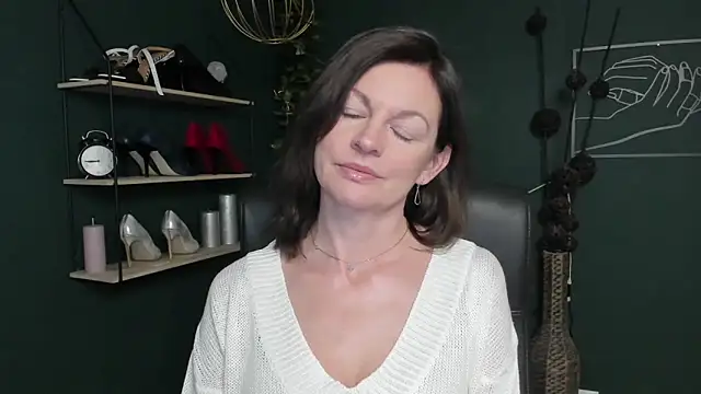 VivianWILD online show from 09.24.25