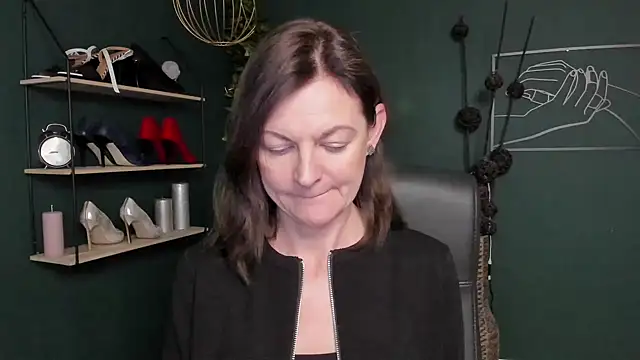 VivianWILD online show from 09.30.25