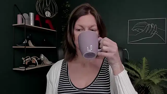 VivianWILD online show from 11.22.25