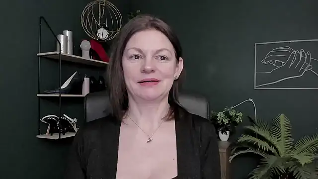 VivianWILD online show from 02.12.26