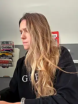 lucie mehott online show from 11.04.25