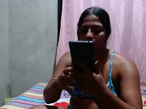 Snapshot of Giselabrunette25 chatting on 05.22.26 Giselabrunette25 online show from 05.22.26