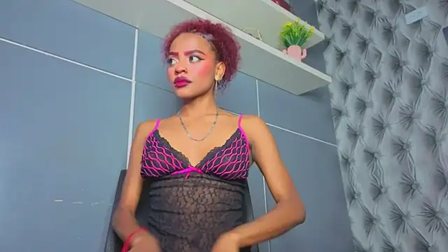 Snapshot of Hilary-banks chatting on 11.19.25 Hilary-banks online show from 11.19.25